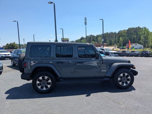 Used 2022 Jeep Wrangler Unlimited Sahara image 4
