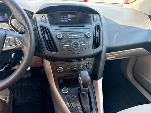 Used 2017 Ford Focus SE FWD image 14