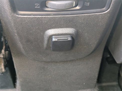 Used 2019 Ford Escape SE image 15