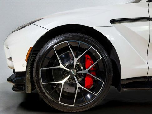 Used 2025 Aston Martin DBX 707 image 8