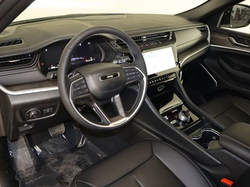 New 2026 Jeep Grand Cherokee Limited w/ Limited Altitude Package image 25