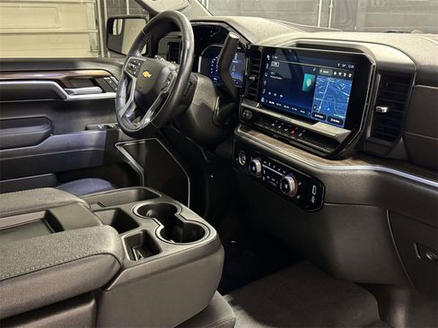 Used 2022 Chevrolet Silverado 1500 LT image 10