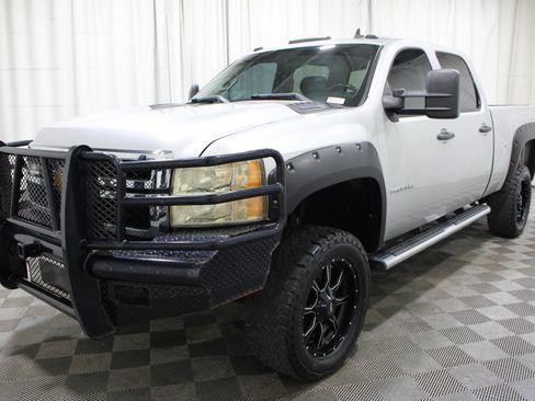 Used 2011 Chevrolet Silverado 2500 LT w/ Interior Plus Package image 33