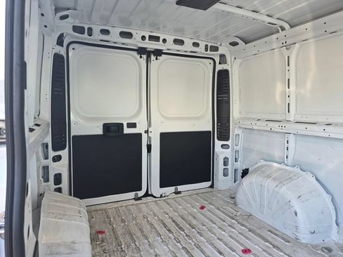 Used 2025 RAM ProMaster 2500 w/ Convenience Group FWD image 17