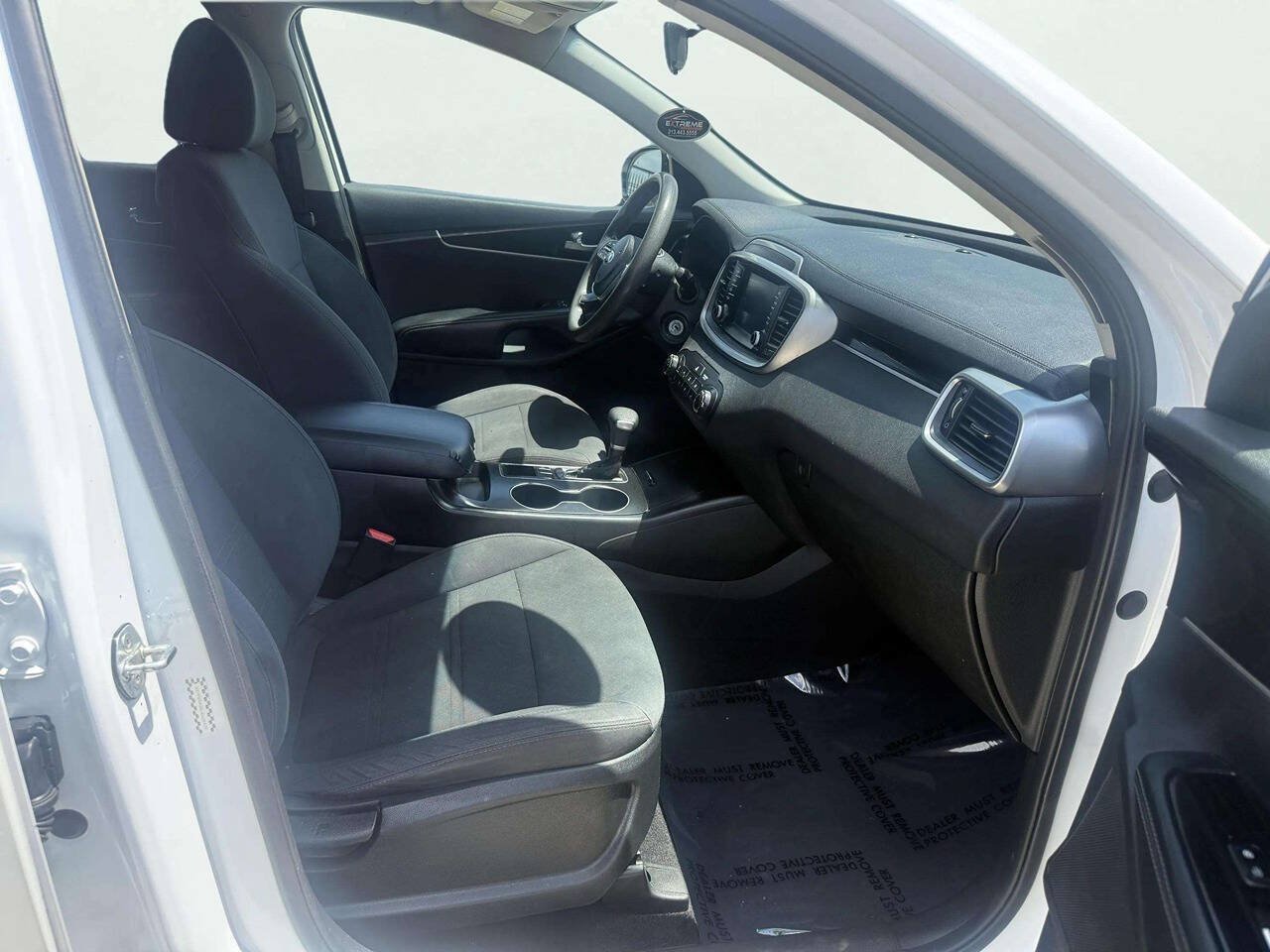 Used 2020 Kia Sorento LX FWD image 12