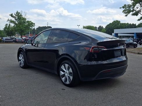 Used 2024 Tesla Model Y Long Range AWD/4WD image 4
