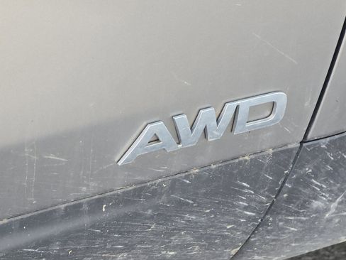 Used 2019 Kia Sorento AWD V6 image 4