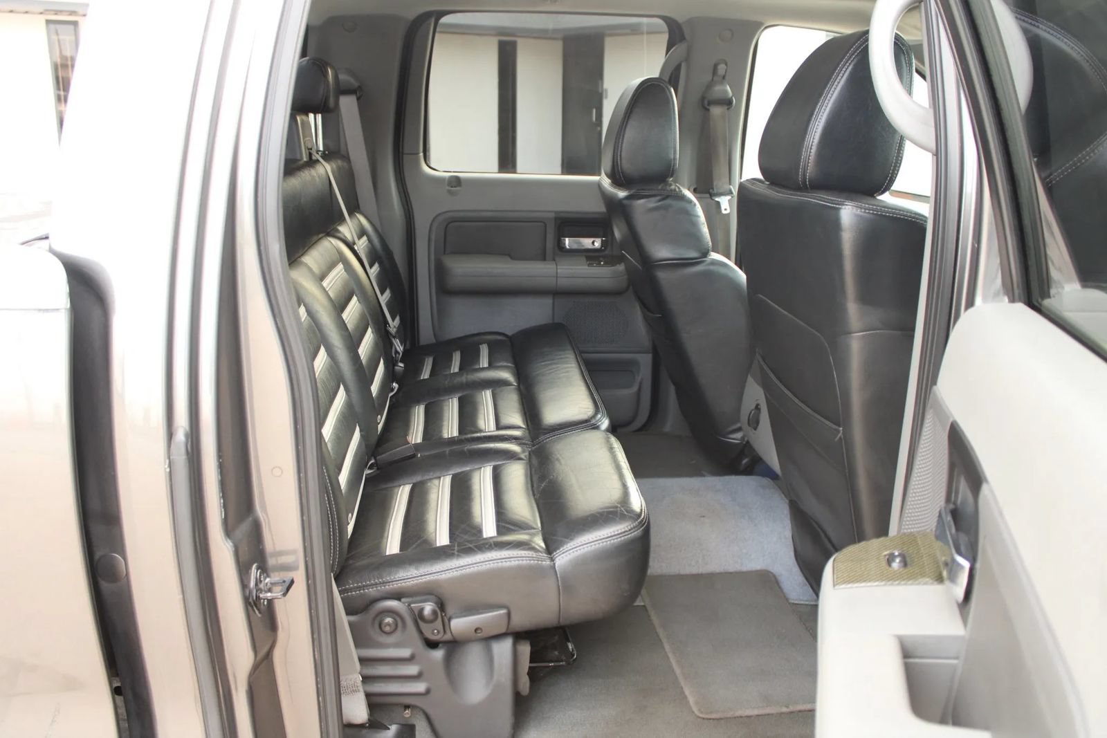 Used 2004 Ford F150 Lariat RWD image 22