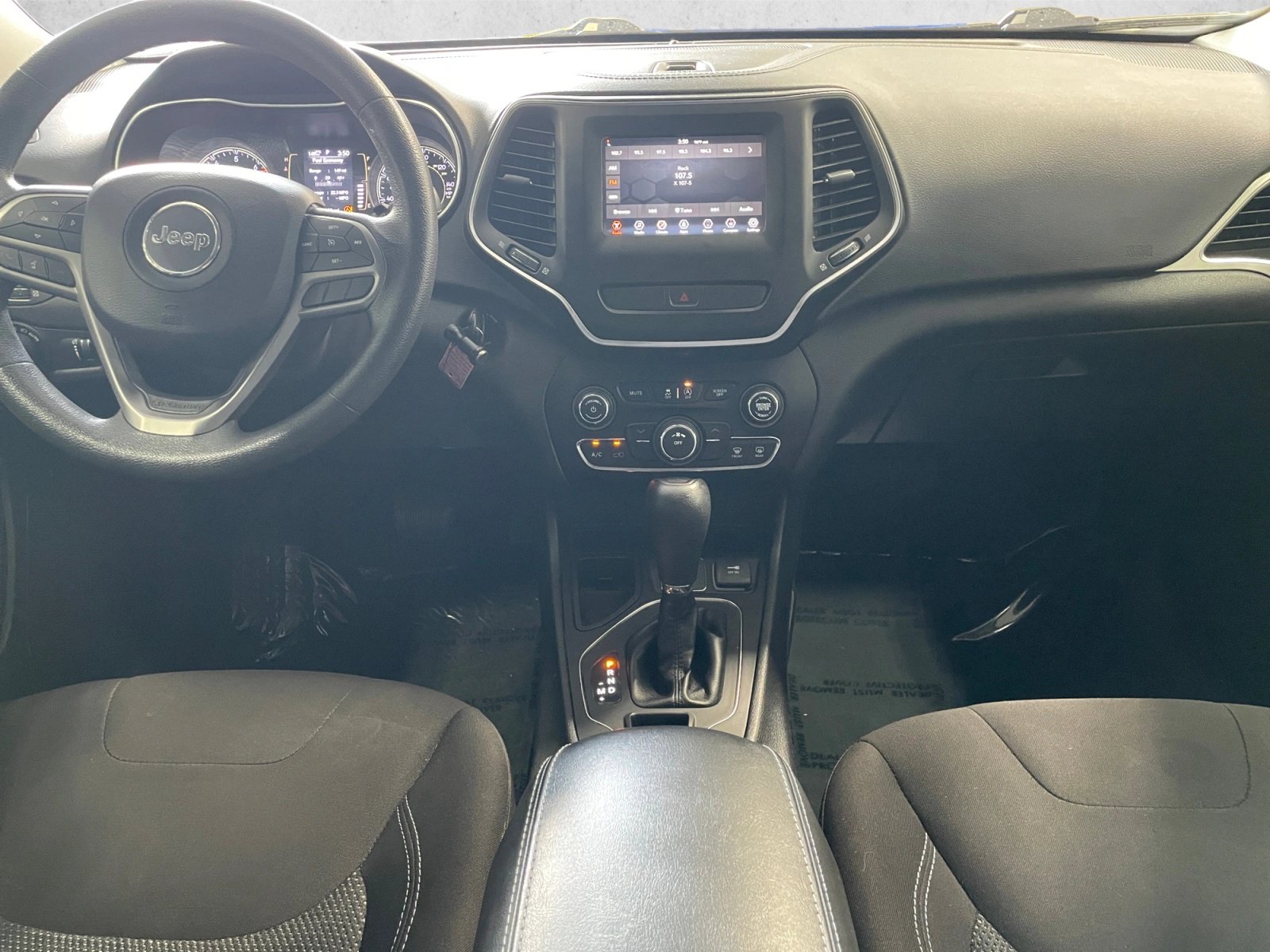 Used 2019 Jeep Cherokee Latitude w/ Popular Appearance Group FWD image 20