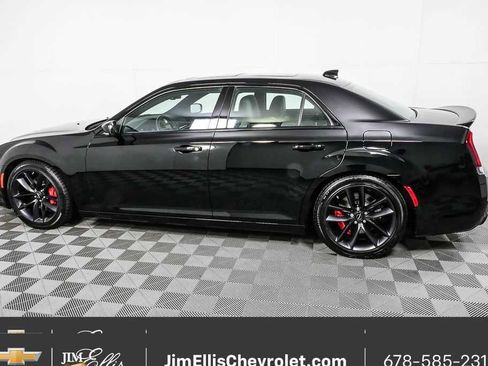 Used 2023 Chrysler 300 C image 2