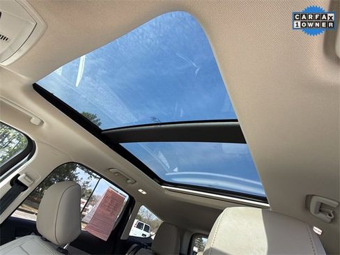 Used 2019 Ford Escape Titanium image 21