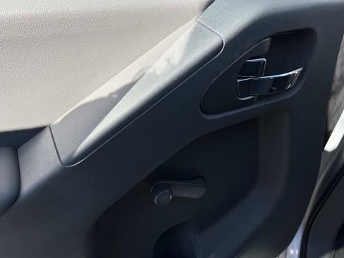 Used 2017 Nissan Frontier S image 10