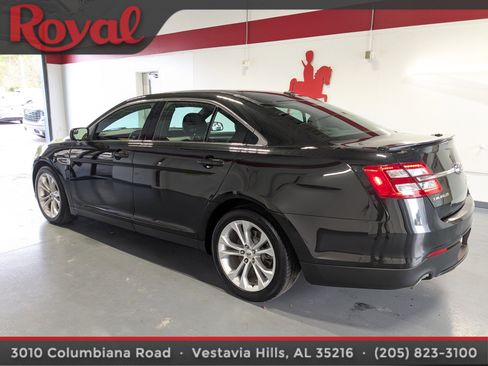 Used 2013 Ford Taurus SEL image 2