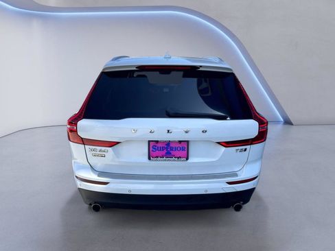 Used 2021 Volvo XC60 T5 Momentum w/ Premium Package AWD/4WD image 3