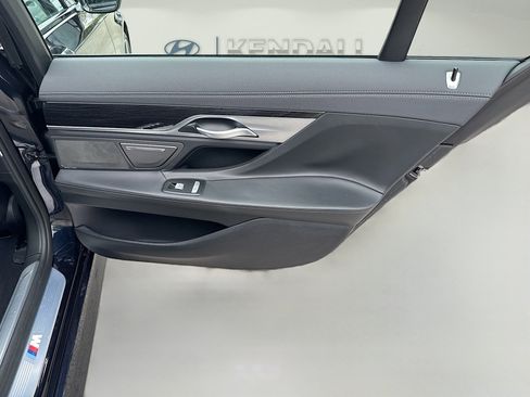 Used 2019 BMW 750i RWD image 29