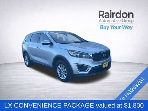 Used 2017 Kia Sorento AWD w/ LX Convenience Package image 2