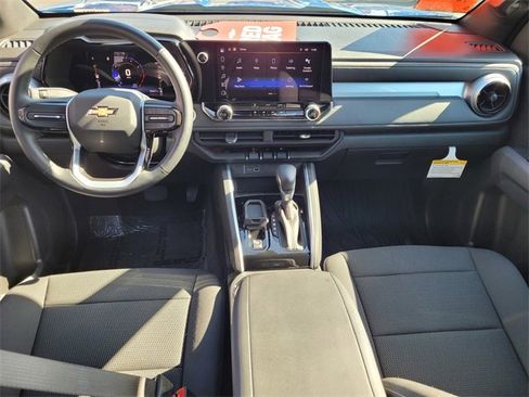 Used 2023 Chevrolet Colorado LT image 9