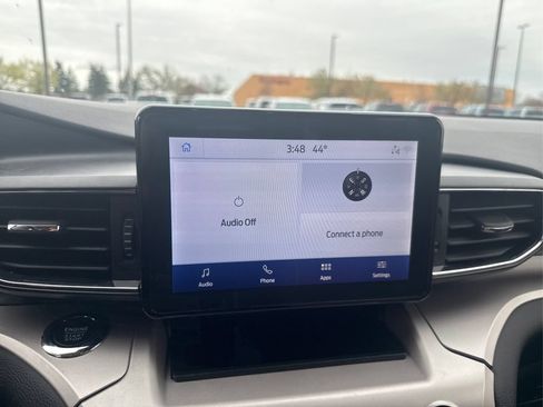 Used 2023 Ford Explorer XLT w/ Equipment Group 202A AWD/4WD image 11