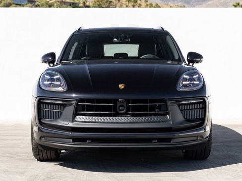 New 2026 Porsche Macan GTS AWD/4WD image 10