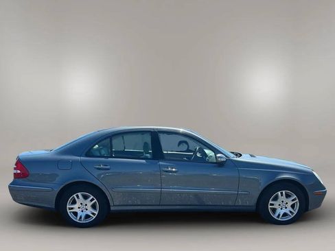 Used 2005 Mercedes-Benz E 320 4MATIC Sedan image 8