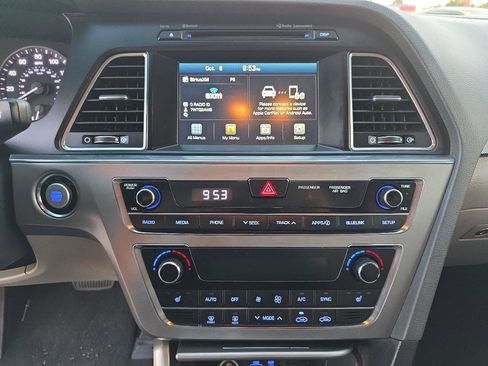 Used 2016 Hyundai Sonata Sport w/ Option Group 02 image 16