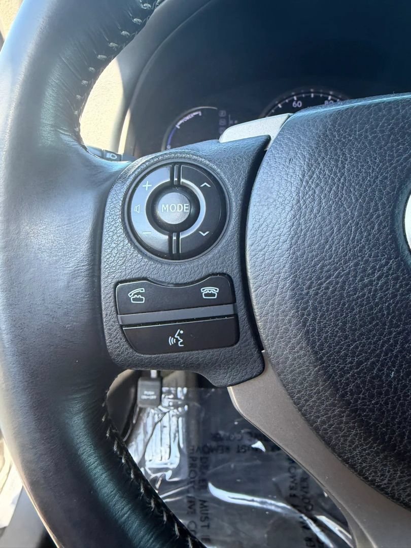 Used 2015 Lexus CT 200h w/ Navigation Package FWD image 23