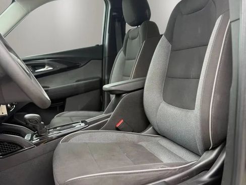 Used 2021 Chevrolet TrailBlazer LS FWD image 12