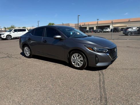 Used 2025 Nissan Sentra S image 3