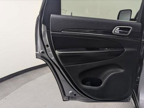 Used 2019 Jeep Grand Cherokee Limited w/ Luxury Group II image 15