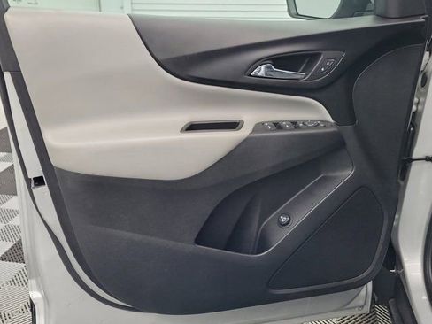 Used 2022 Chevrolet Equinox LT FWD image 18