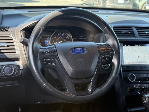 Used 2018 Ford Explorer XLT w/ Equipment Group 202A image 24