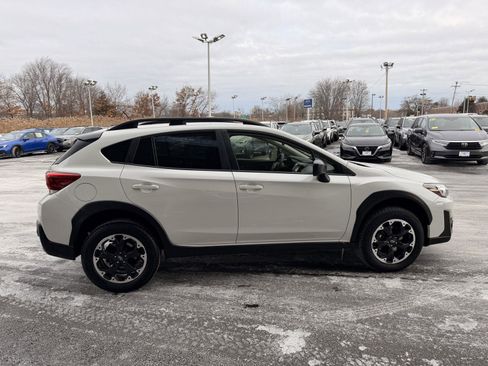 Certified 2023 Subaru Crosstrek 2.0i image 6