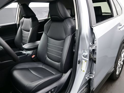 Used 2025 Toyota RAV4 XLE Premium w/ Weather Package AWD/4WD image 12