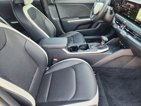 New 2025 Kia K4 GT-Line Turbo image 9
