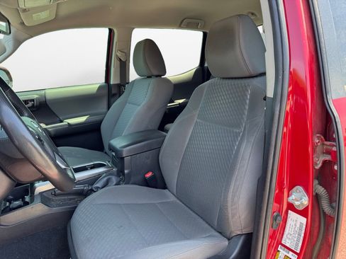 Used 2023 Toyota Tacoma SR5 AWD/4WD image 9