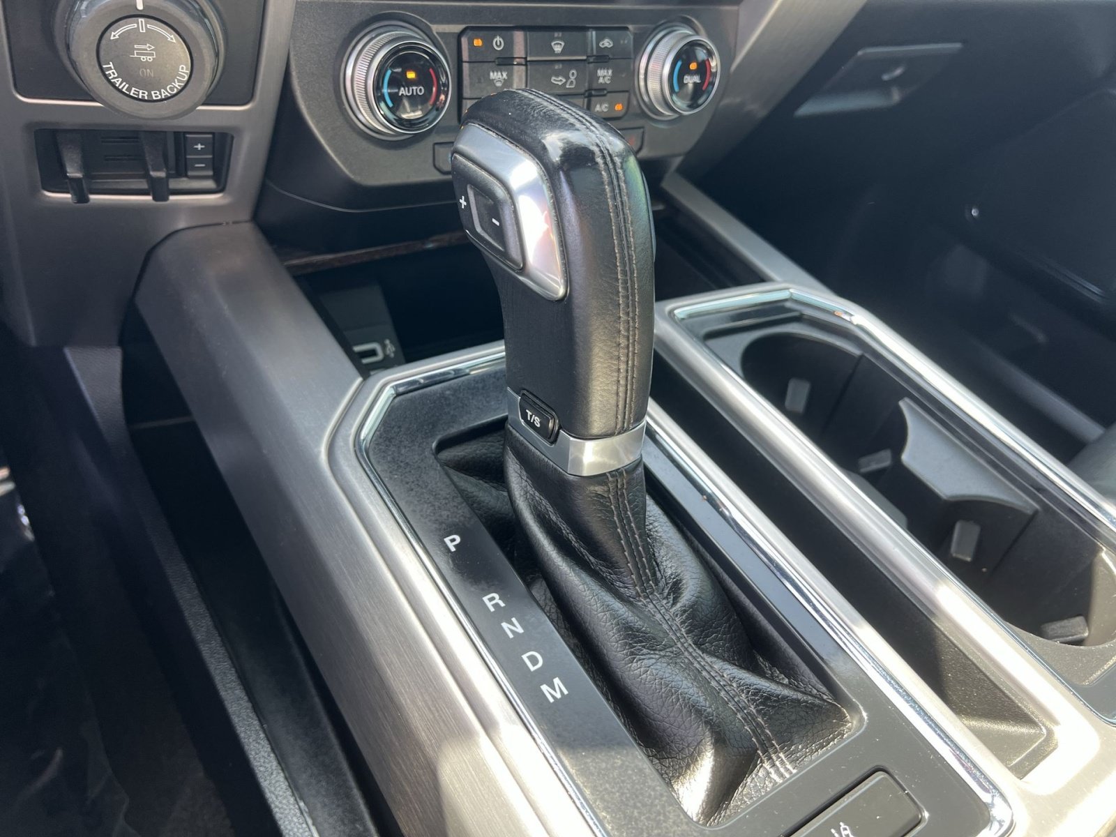 Used 2017 Ford F150 Platinum w/ Equipment Group 701A Luxury AWD/4WD image 22