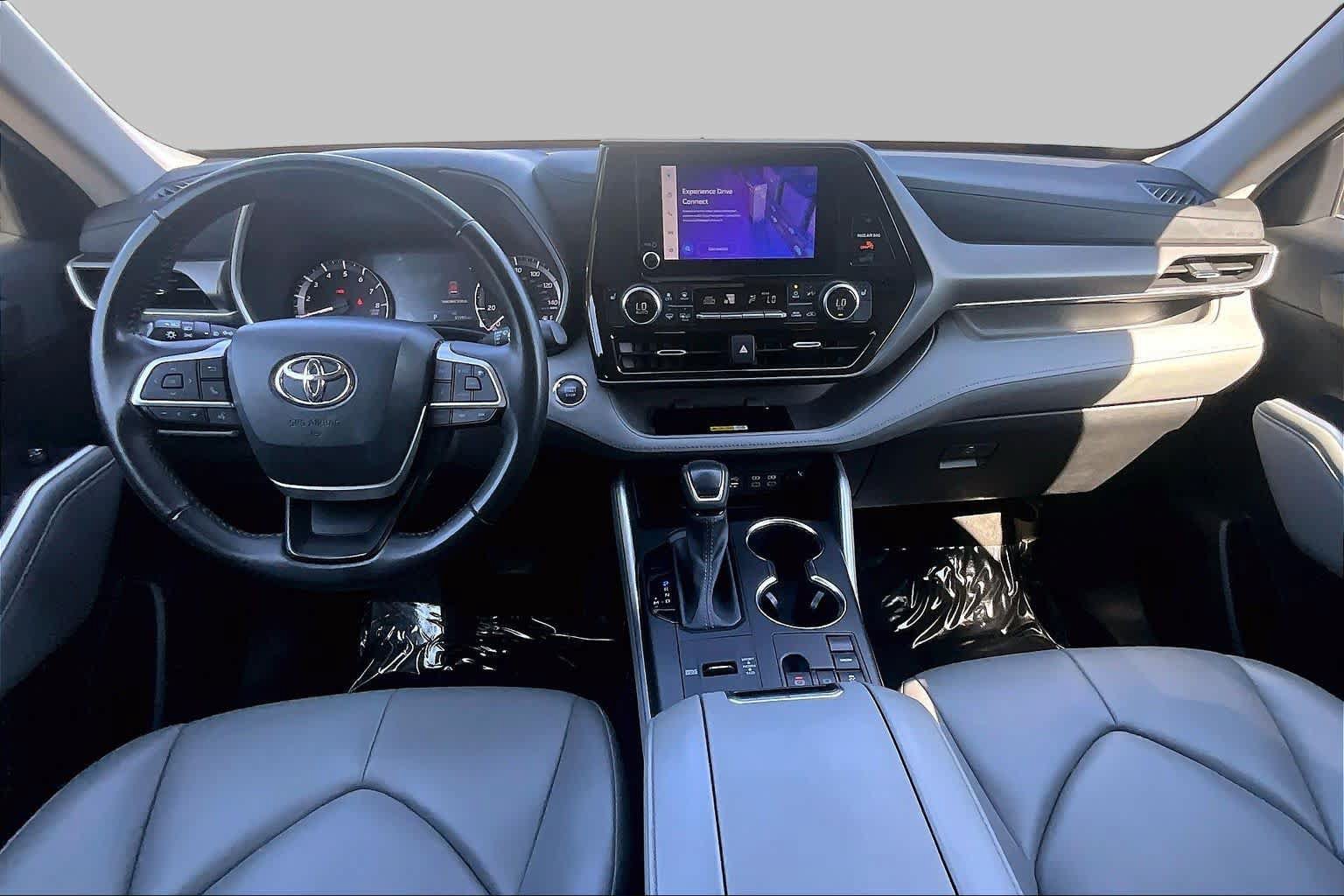 Used 2023 Toyota Highlander XLE FWD image 16