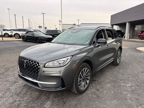 New 2026 Lincoln Corsair Reserve FWD image 3
