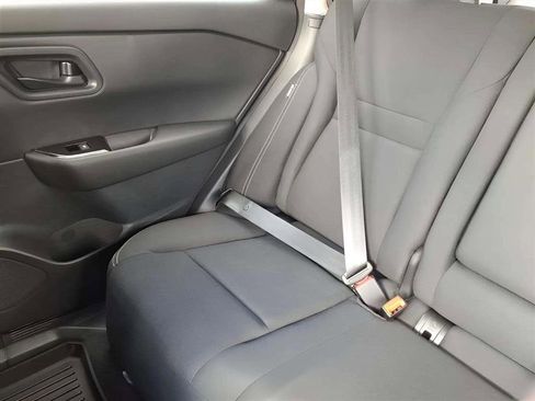 Used 2025 Nissan Rogue S image 16