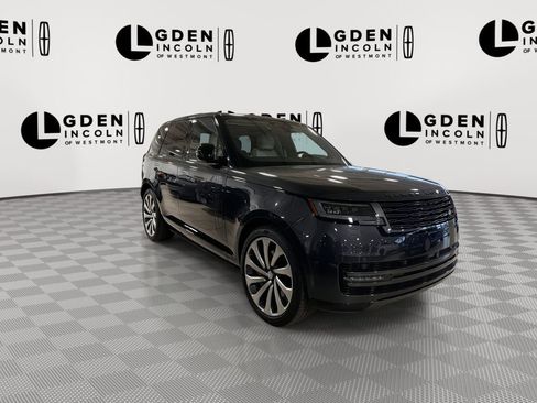 Used 2025 Land Rover Range Rover SE image 2