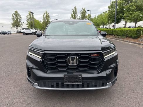 Used 2023 Honda Pilot TrailSport image 2