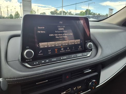 Used 2025 Nissan Rogue SV FWD image 27