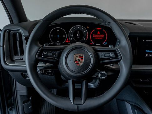 Certified 2024 Porsche Cayenne image 23