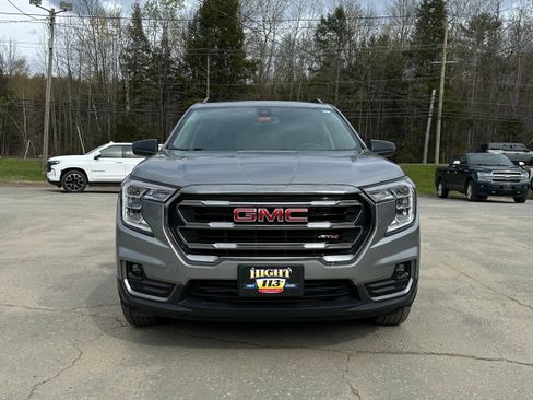 Used 2024 GMC Terrain AT4 AWD/4WD image 8