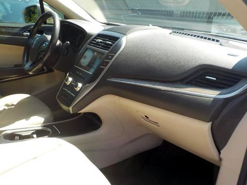 Used 2017 Lincoln MKC Reserve image 38