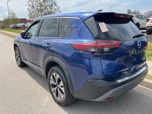Used 2023 Nissan Rogue SV image 4