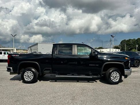 Used 2025 Chevrolet Silverado 2500 LT w/ Convenience Package AWD/4WD image 5
