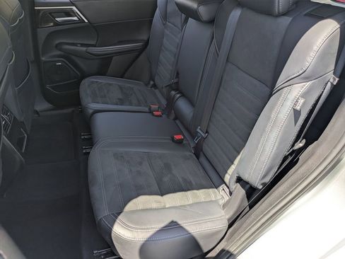 Used 2025 Mitsubishi Outlander SE AWD/4WD image 27
