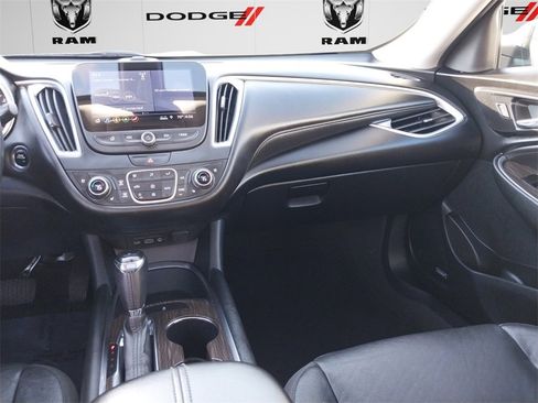 Used 2020 Chevrolet Malibu Premier image 9