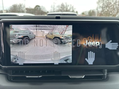 New 2026 Jeep Gladiator Sahara image 25